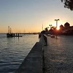 Nyaraló Casa Ibaia, Tipica E Acolhedora No Centro De Olhão