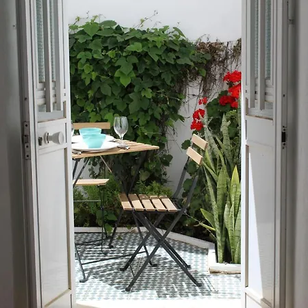 Holiday home Casa Ibaia, Tipica E Acolhedora No Centro De Olhao